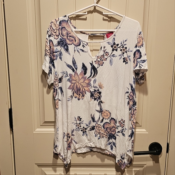 Floral top - Picture 1 of 4